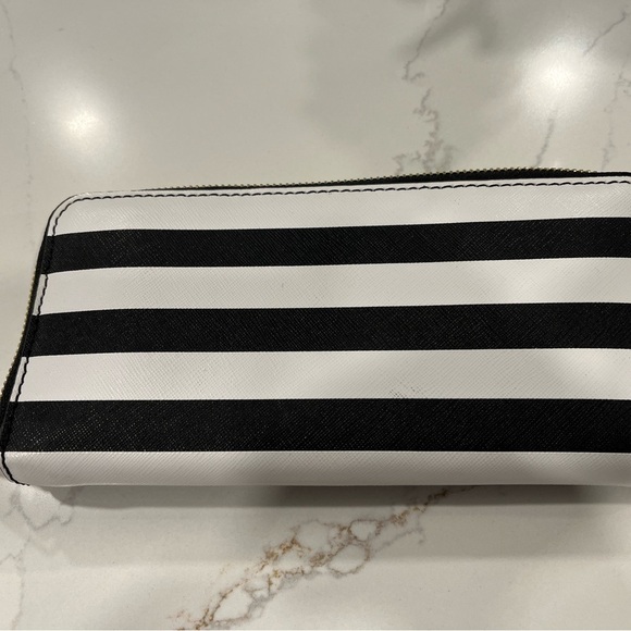 Michael Kors Black and White Striped Clutch Wallet (NEW) - Picture 6 of 9